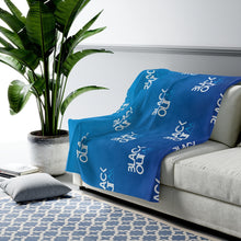 Load image into Gallery viewer, Blackout Lakeside Velveteen Plush Blanket